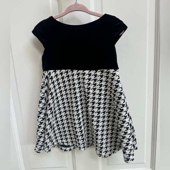 NWOT Rare Editions 2T Black & White Houndstooth Girls Short Sleeve Dress - Picture 1 of 4